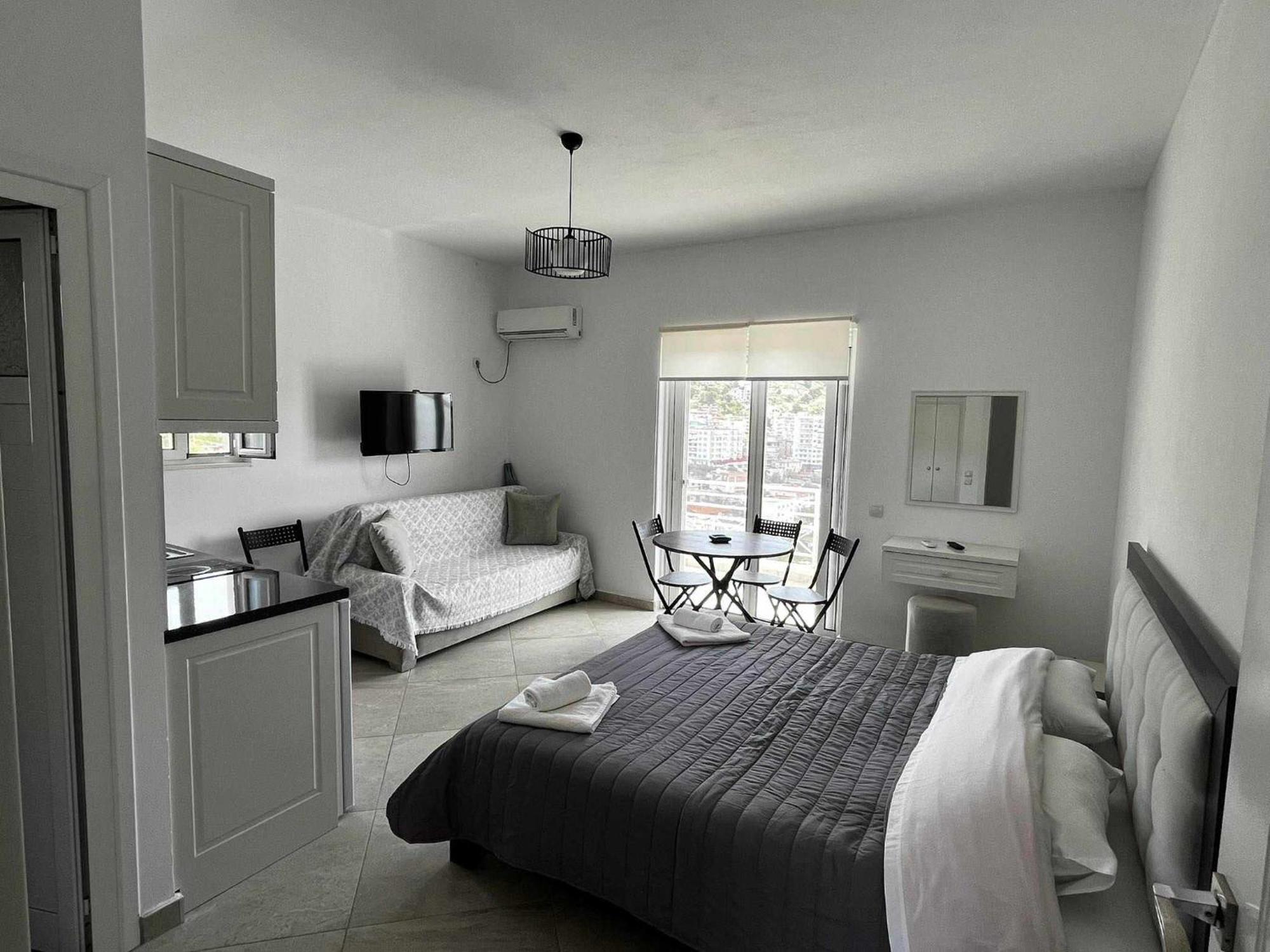 Mariana Apartments Sarandë Exteriör bild